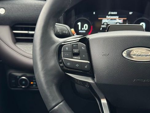 Certified 2025 Ford Explorer Platinum w/ Ultimate Package image 25