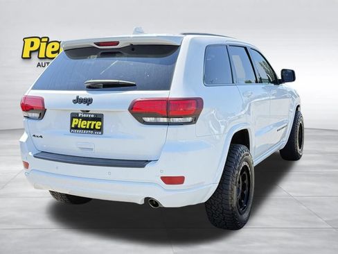Used 2022 Jeep Grand Cherokee Laredo X AWD/4WD image 7