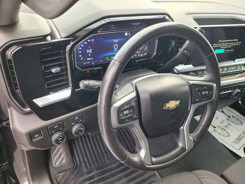 Used 2022 Chevrolet Silverado 1500 LT AWD/4WD image 23