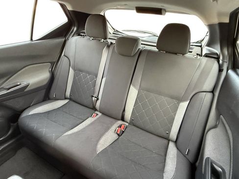 Used 2020 Nissan Kicks SV image 11