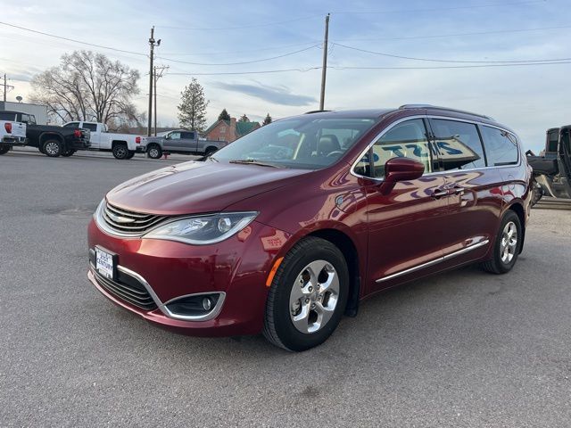 Used 2019 Chrysler Pacifica Touring-L FWD image 3