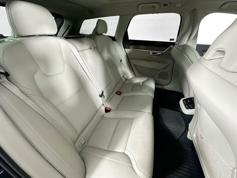 Used 2025 Volvo V90 B6 Cross Country Ultra w/ Protection Package Premier image 29