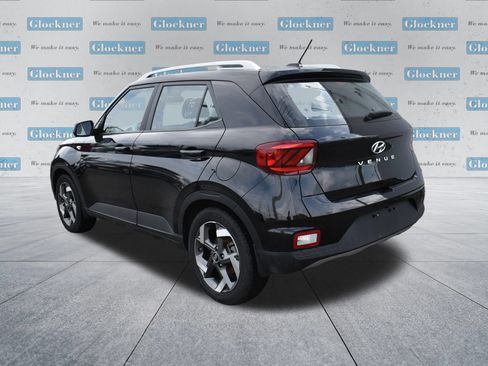 Used 2025 Hyundai Venue SEL FWD image 7