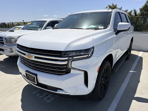 Used 2024 Chevrolet Tahoe LT RWD image 2