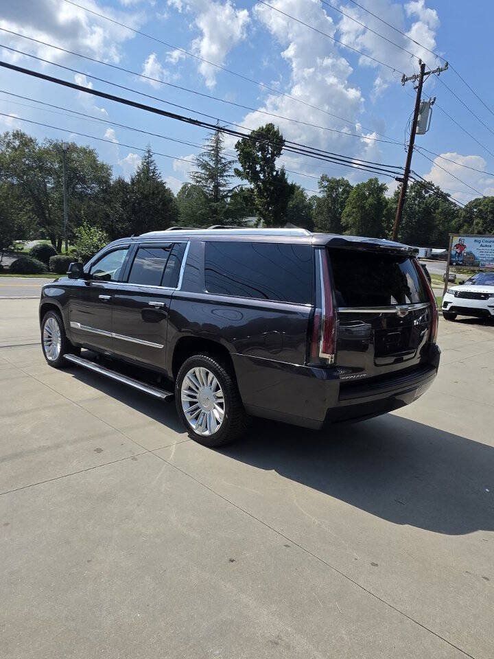 Used 2017 Cadillac Escalade ESV Platinum AWD/4WD image 4