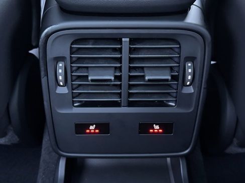 New 2026 Porsche Taycan image 33