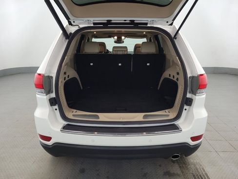 Used 2018 Jeep Grand Cherokee Limited AWD/4WD image 29
