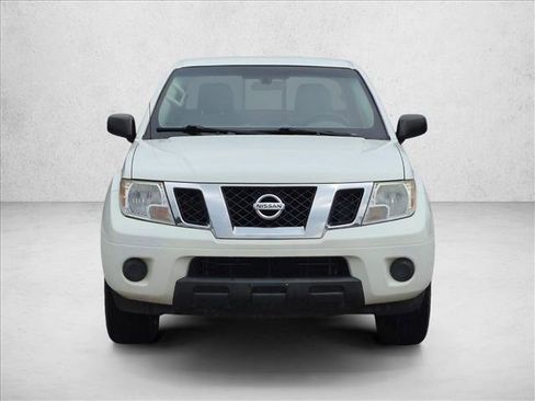 Used 2019 Nissan Frontier SV RWD image 2