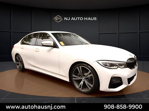 Used 2020 BMW 330i Sedan w/ M Sport Package RWD image 1