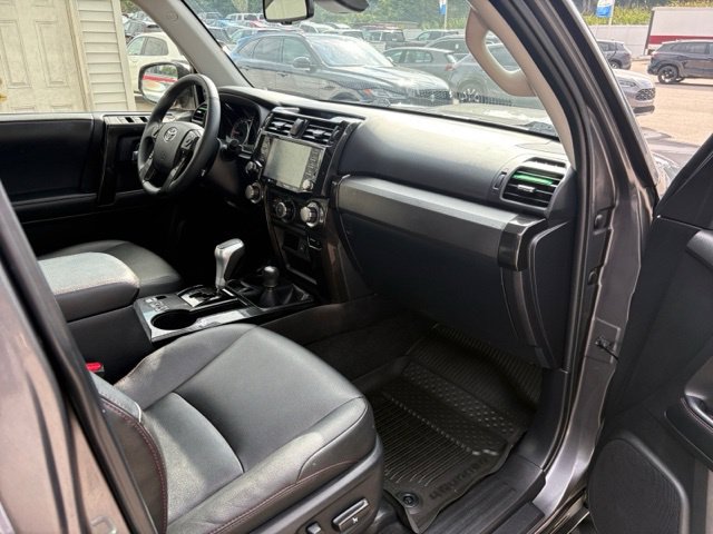 Used 2021 Toyota 4Runner TRD Off-Road Premium w/ Moonroof Package AWD/4WD image 41