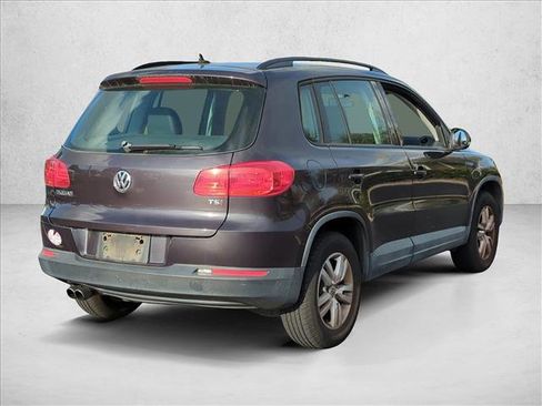 Used 2016 Volkswagen Tiguan S image 5