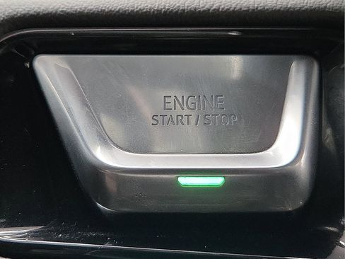 Used 2025 GMC Yukon Denali AWD/4WD image 19
