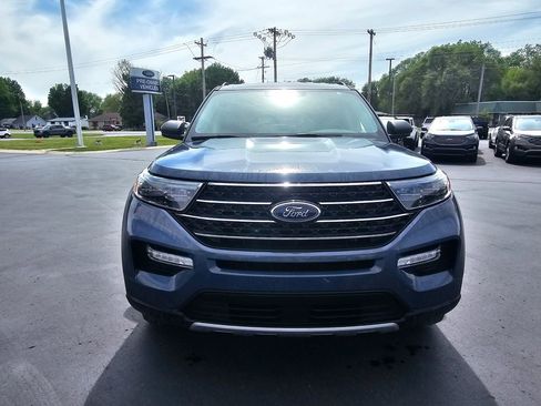 Used 2021 Ford Explorer XLT w/ Equipment Group 202A AWD/4WD image 2