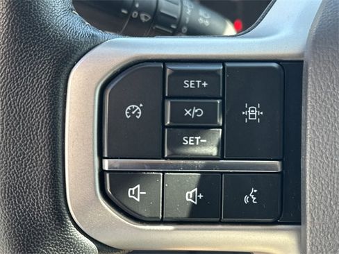 Used 2022 Ford Expedition XLT image 27