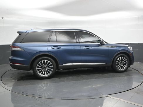 Used 2020 Lincoln Aviator Reserve w/ Equipment Group 201A AWD/4WD image 2