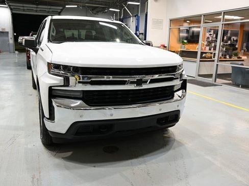 Used 2021 Chevrolet Silverado 1500 LT w/ Convenience Package II image 3