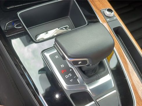 Used 2022 Audi Q5 e Premium image 17