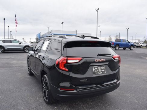 Used 2022 GMC Terrain SLE w/ Driver Convenience Package image 5