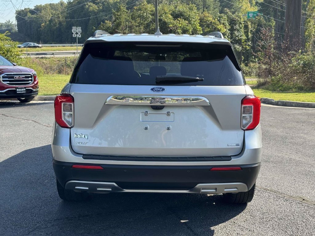 Used 2020 Ford Explorer XLT w/ Equipment Group 202A AWD/4WD image 25