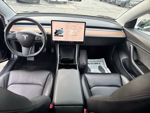 Used 2018 Tesla Model 3 Long Range image 39