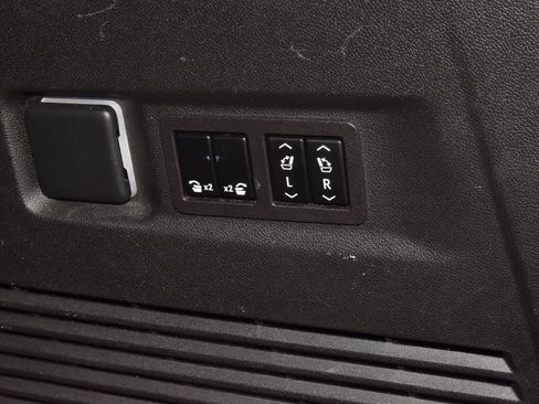 Used 2023 GMC Yukon XL Denali w/ Denali Reserve Package image 43