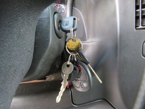 Used 2009 Chevrolet Express 2500 RWD image 13