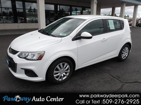 Used 2020 Chevrolet Sonic LT FWD image 1