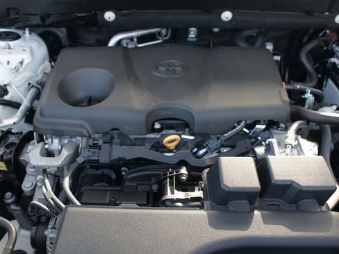 Certified 2025 Toyota RAV4 LE image 25