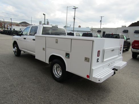 Used 2025 RAM 3500 Tradesman w/ Chrome Appearance Group image 5