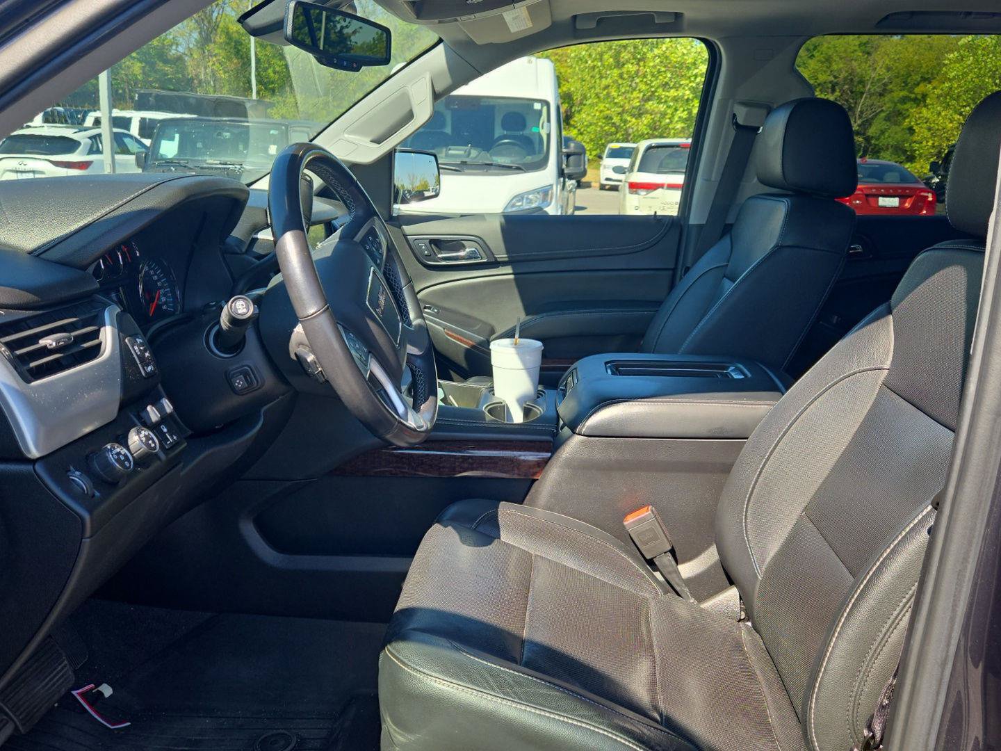 Used 2020 GMC Yukon XL SLT w/ Premium Edition AWD/4WD image 16
