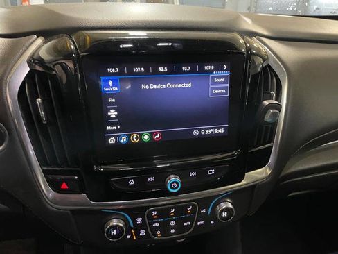 Used 2020 Chevrolet Traverse LT image 35