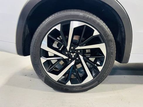 Used 2025 Mitsubishi Outlander SEL AWD/4WD image 14