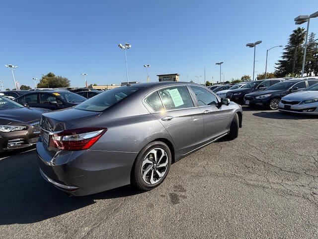 Used 2017 Honda Accord EX image 6