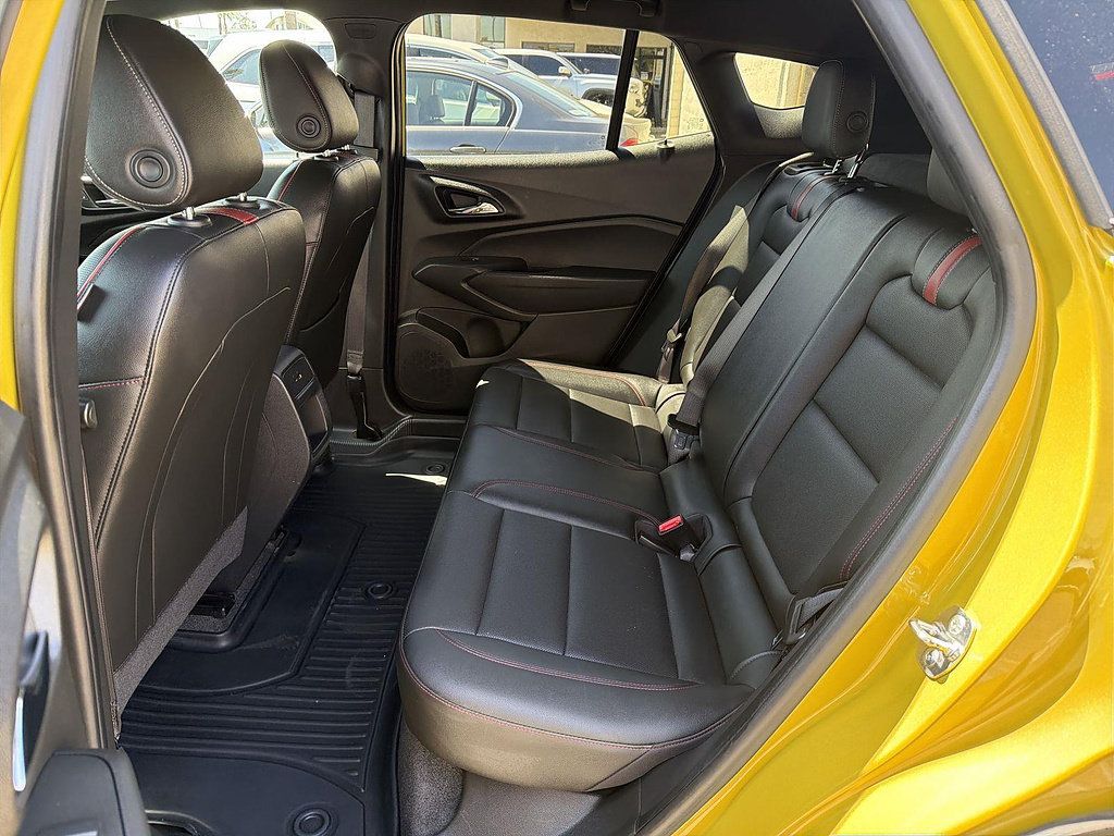 Used 2025 Chevrolet Trax RS w/ Driver Confidence Package FWD image 23