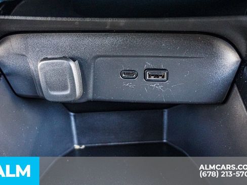 Used 2025 Chevrolet Trax LT w/ LT Convenience Package image 41