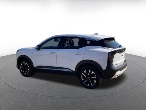 Used 2025 Nissan Kicks SV image 11