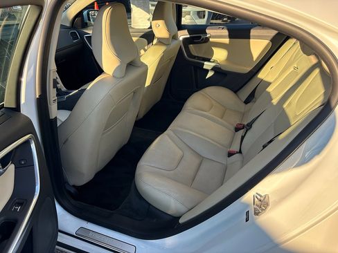 Used 2017 Volvo S60 T5 Inscription w/ Convenience Package image 11