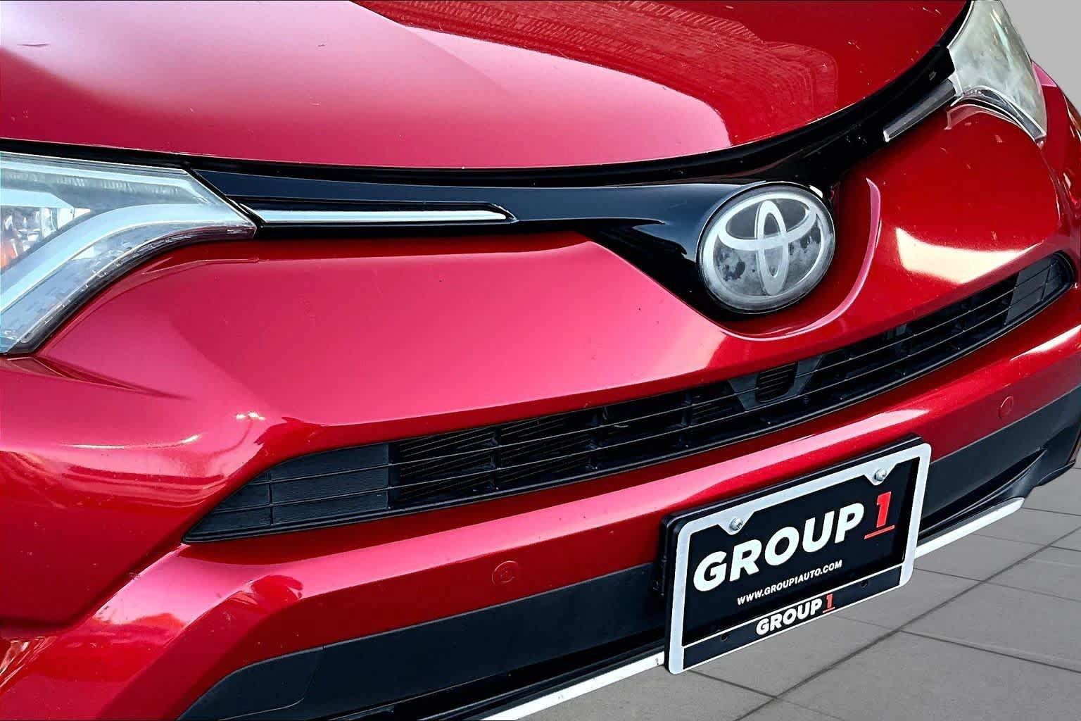 Used 2016 Toyota RAV4 Limited w/ Advanced Technology Package FWD image 29