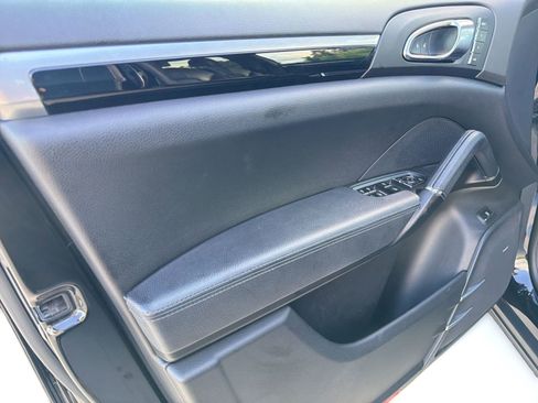 Used 2018 Porsche Cayenne S AWD/4WD image 12