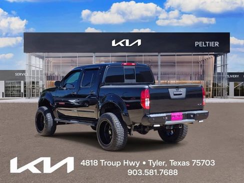 Used 2020 Nissan Frontier SV w/ Midnight Edition Floor Mats AWD/4WD image 4