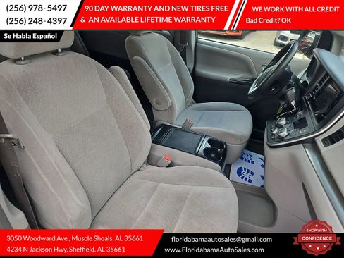 Used 2017 Toyota Sienna LE image 6