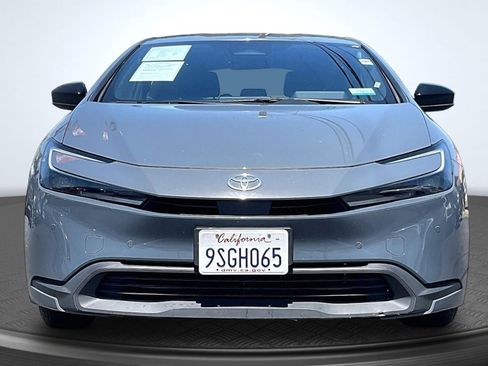 Used 2024 Toyota Prius LE FWD image 3