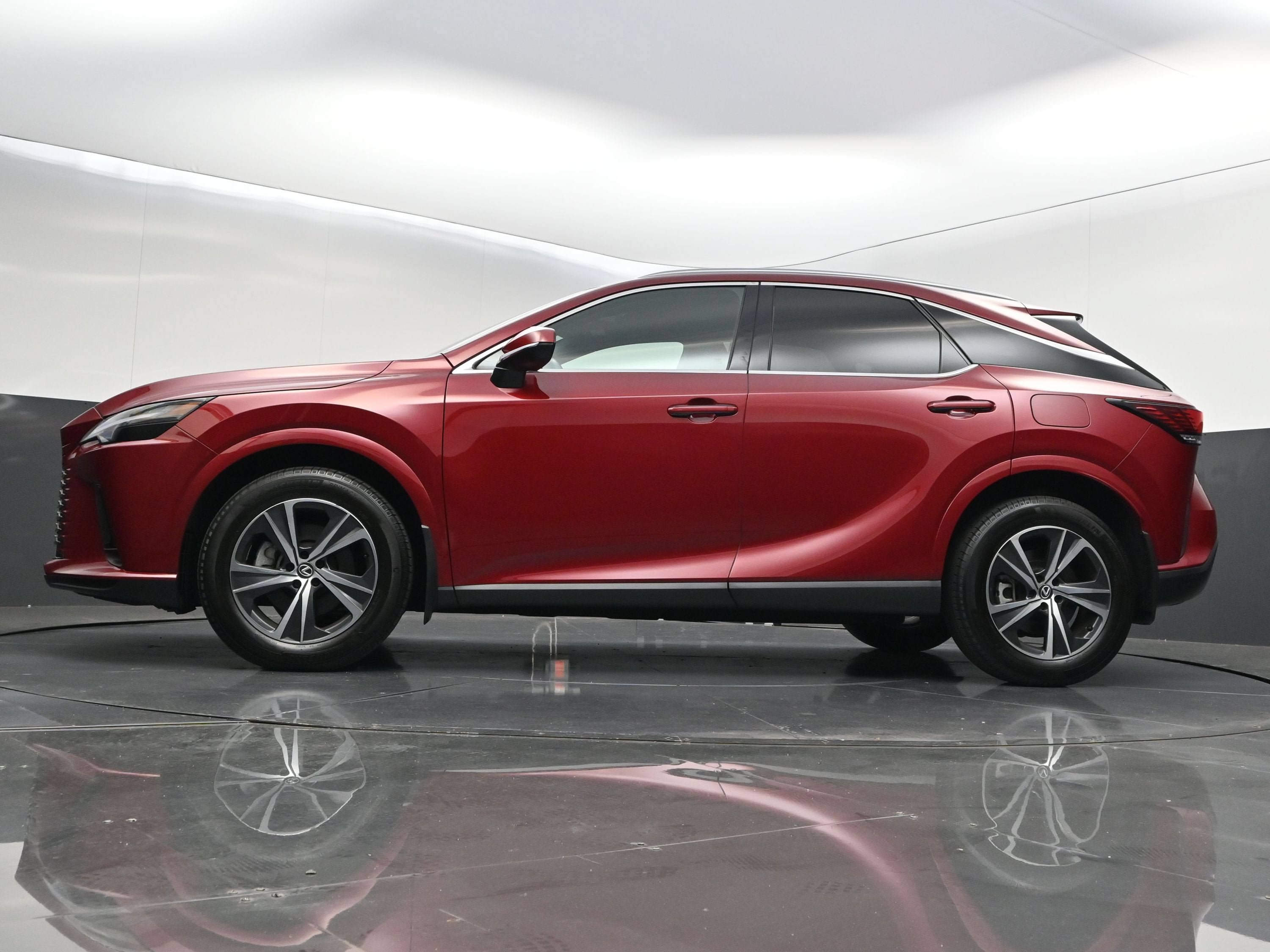 Used 2023 Lexus RX 350h w/ Accessory Package (2T) AWD/4WD image 44