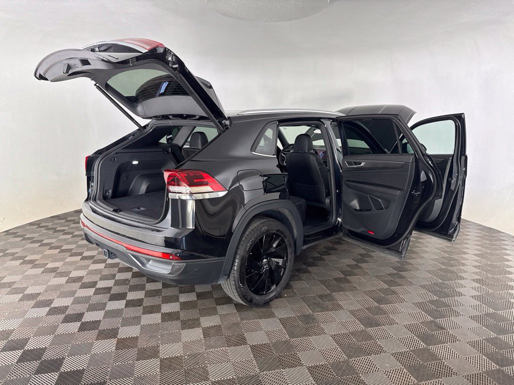 Used 2025 Volkswagen Atlas Cross Sport SE AWD/4WD image 22