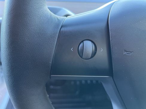 Used 2023 Tesla Model 3 Standard Range image 25