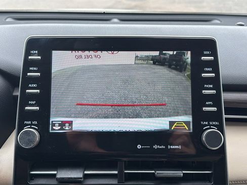 Used 2019 Toyota Avalon XLE image 22