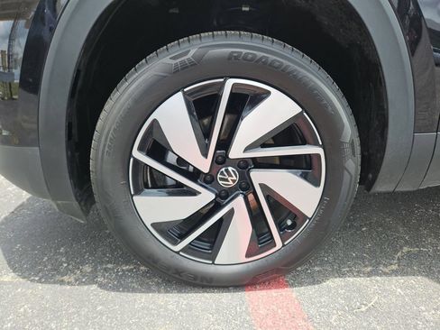 Used 2025 Volkswagen Atlas SE FWD image 29
