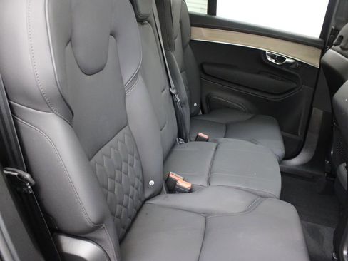 Certified 2025 Volvo XC90 B6 Plus image 21