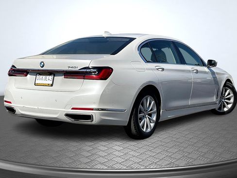 Used 2021 BMW 740i RWD image 13