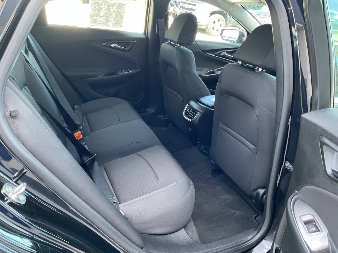 Used 2018 Chevrolet Malibu LT FWD image 37